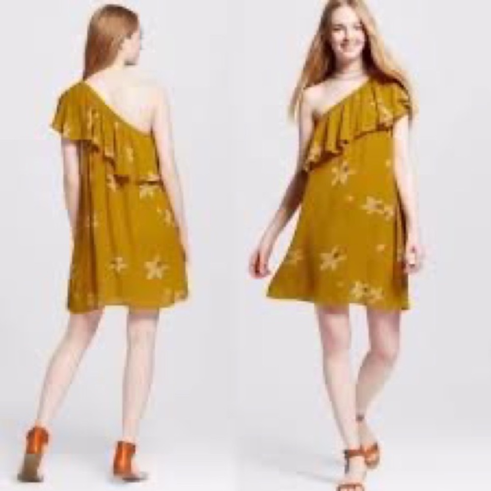 >>fun + funky closet clean out y’all! 🪩dresses, tops, and bottoms s, m, and l
